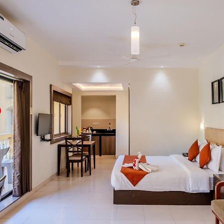 Golden Landmark Green Valley Beach Resort Dona Paula Extérieur photo