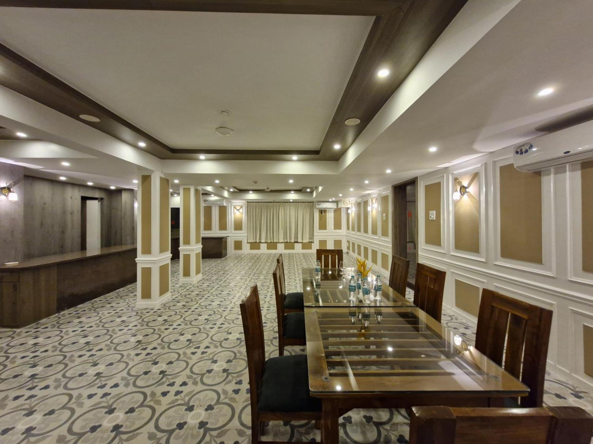 Golden Landmark Green Valley Beach Resort Dona Paula Extérieur photo