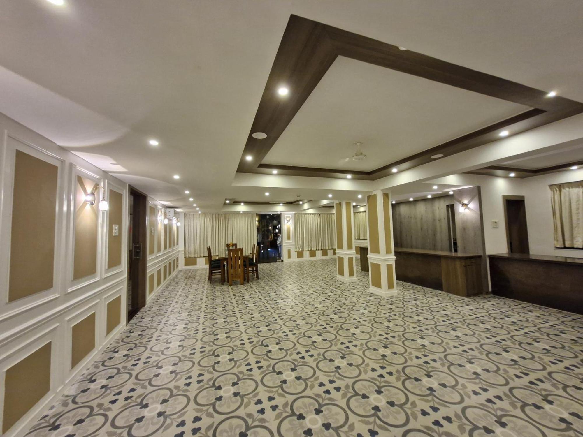 Golden Landmark Green Valley Beach Resort Dona Paula Extérieur photo