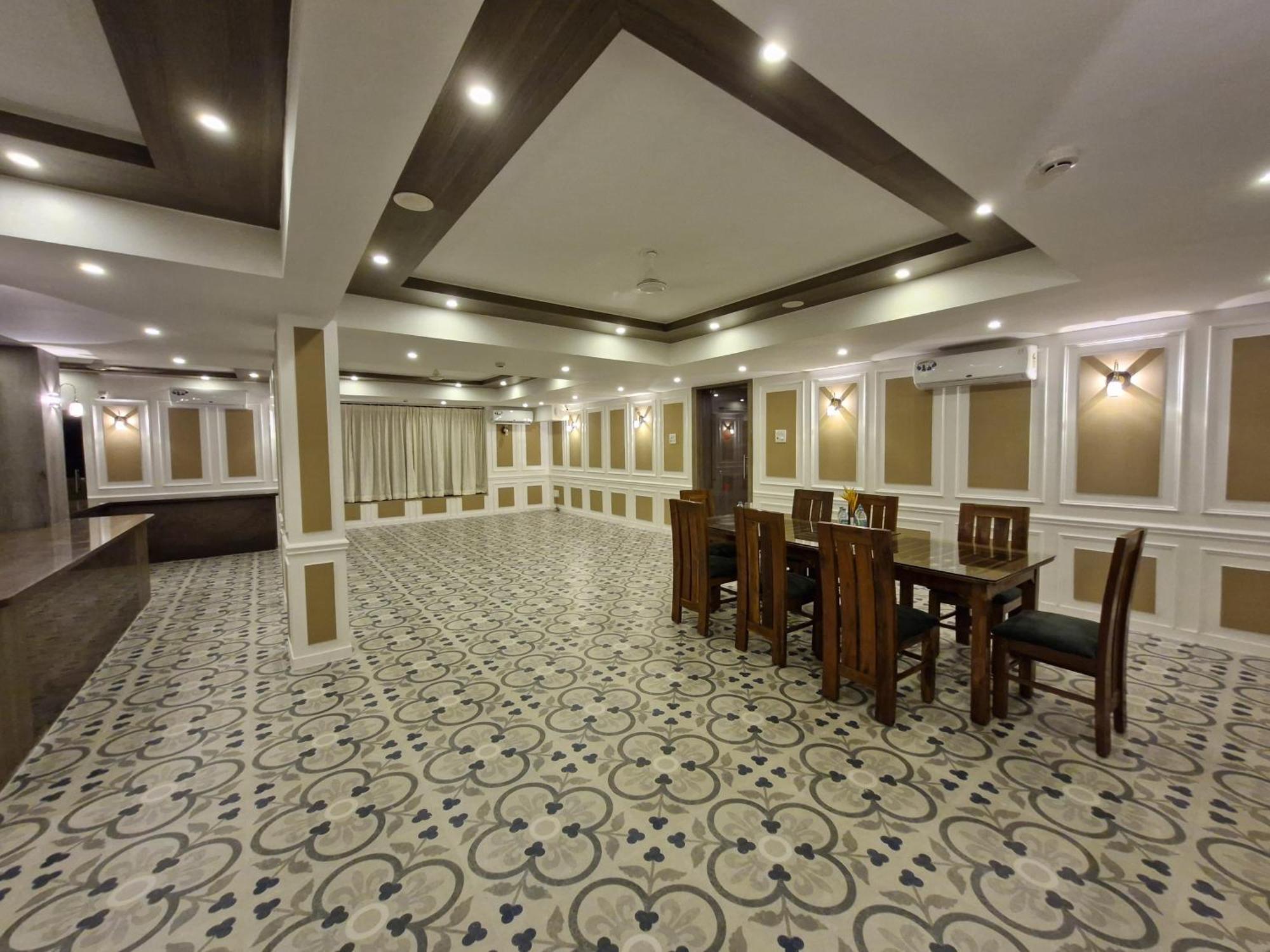Golden Landmark Green Valley Beach Resort Dona Paula Extérieur photo