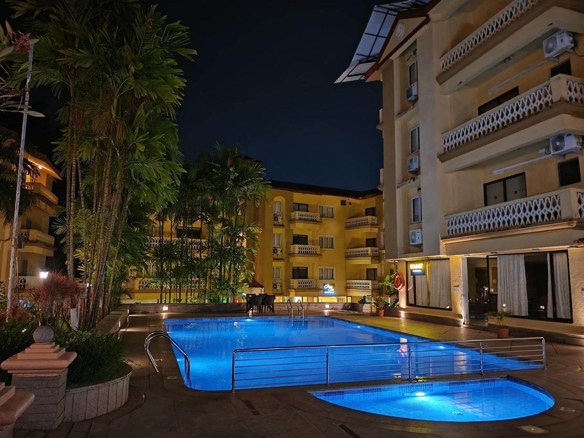 Golden Landmark Green Valley Beach Resort Dona Paula Extérieur photo