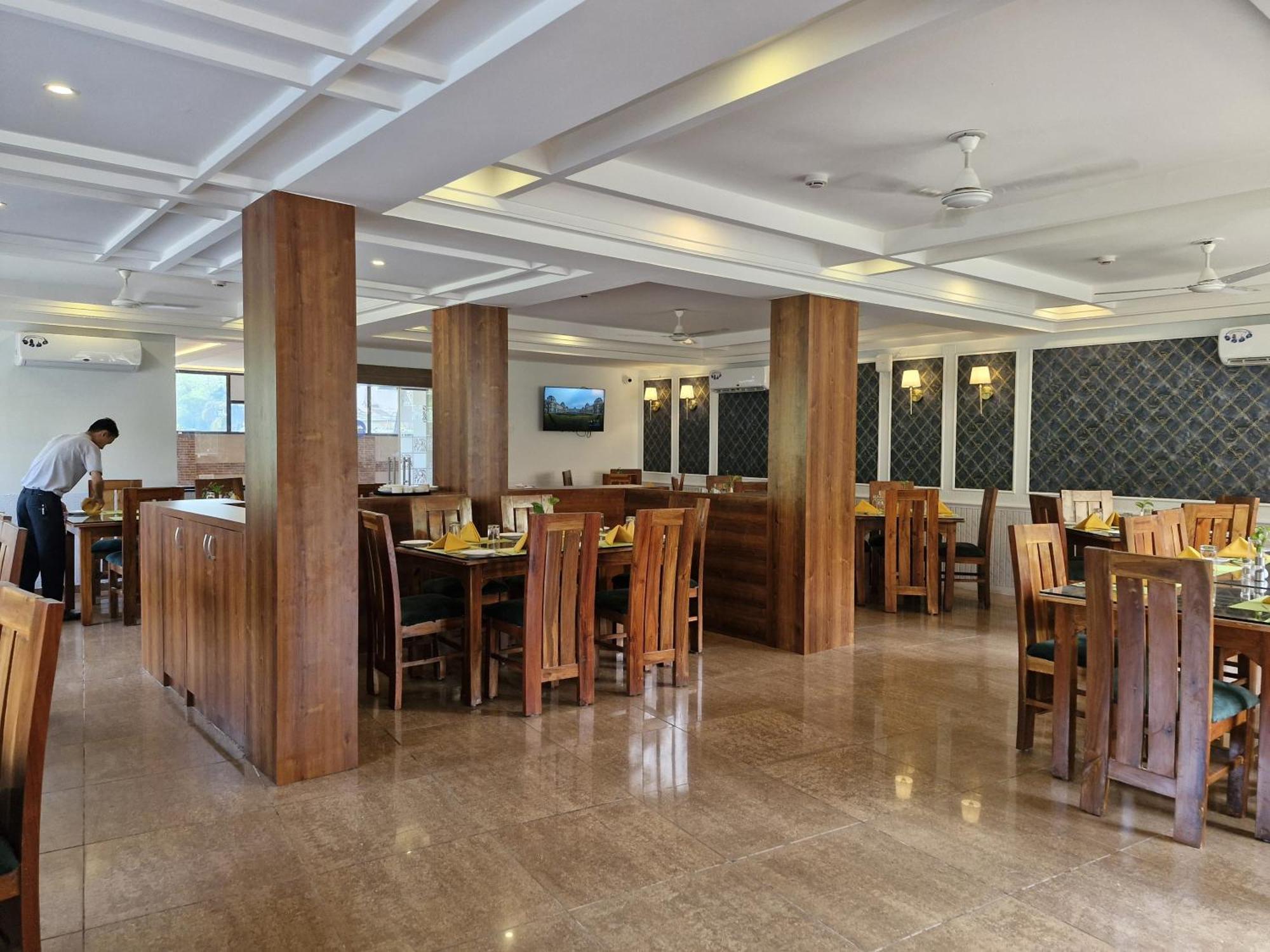 Golden Landmark Green Valley Beach Resort Dona Paula Extérieur photo