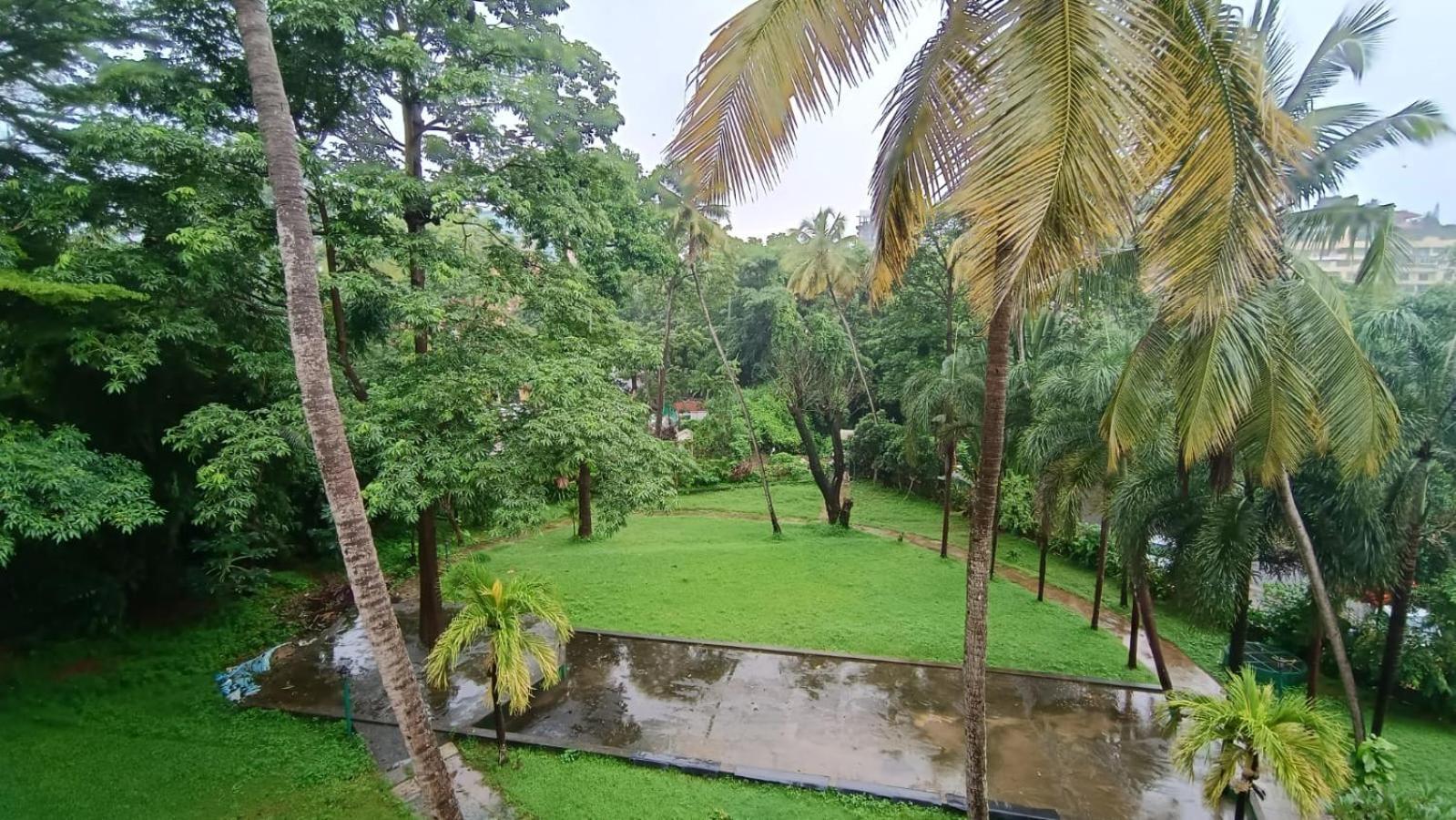 Golden Landmark Green Valley Beach Resort Dona Paula Extérieur photo