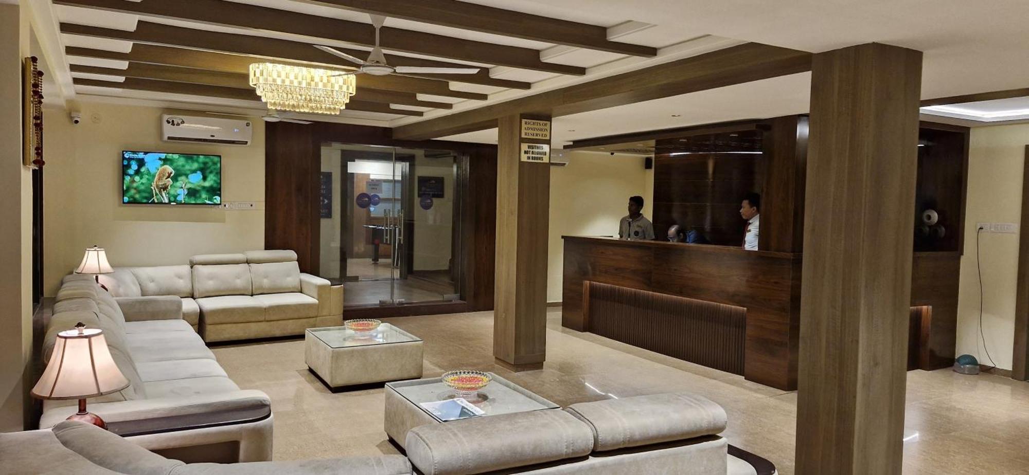 Golden Landmark Green Valley Beach Resort Dona Paula Extérieur photo