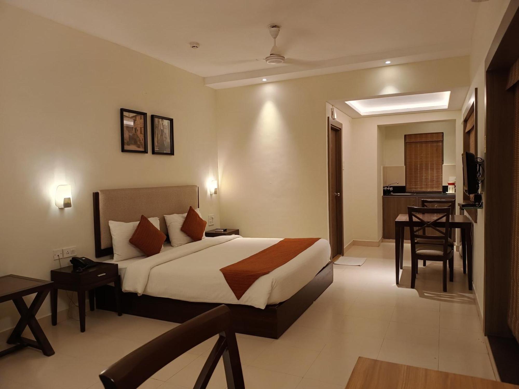 Golden Landmark Green Valley Beach Resort Dona Paula Extérieur photo