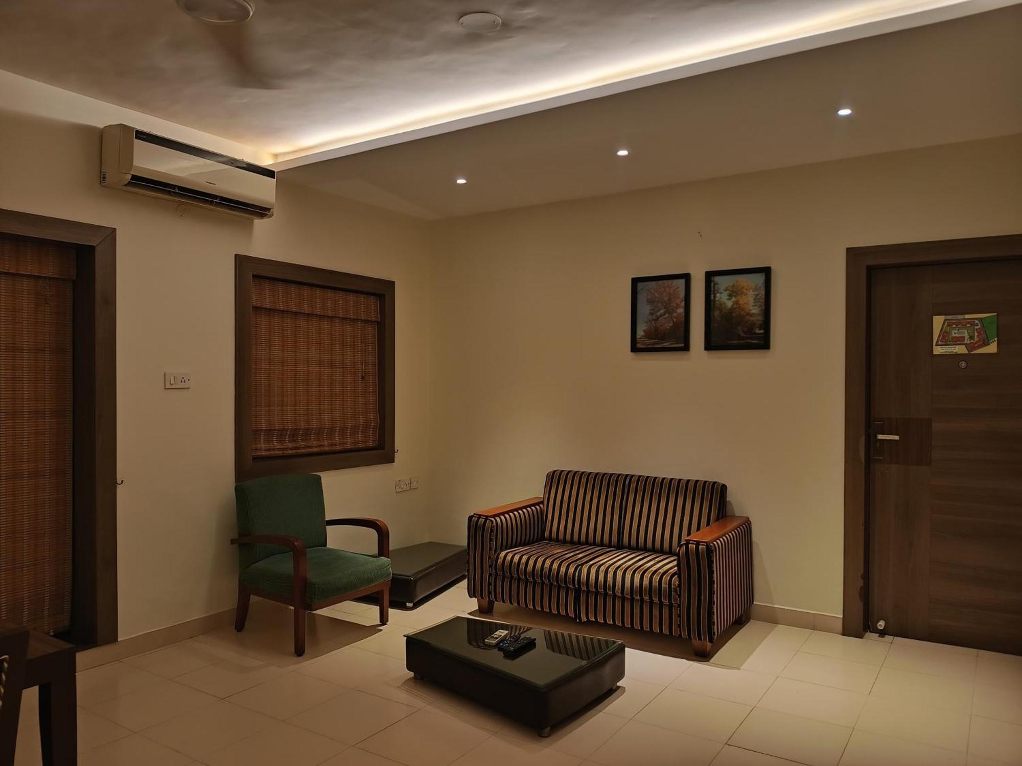 Golden Landmark Green Valley Beach Resort Dona Paula Extérieur photo