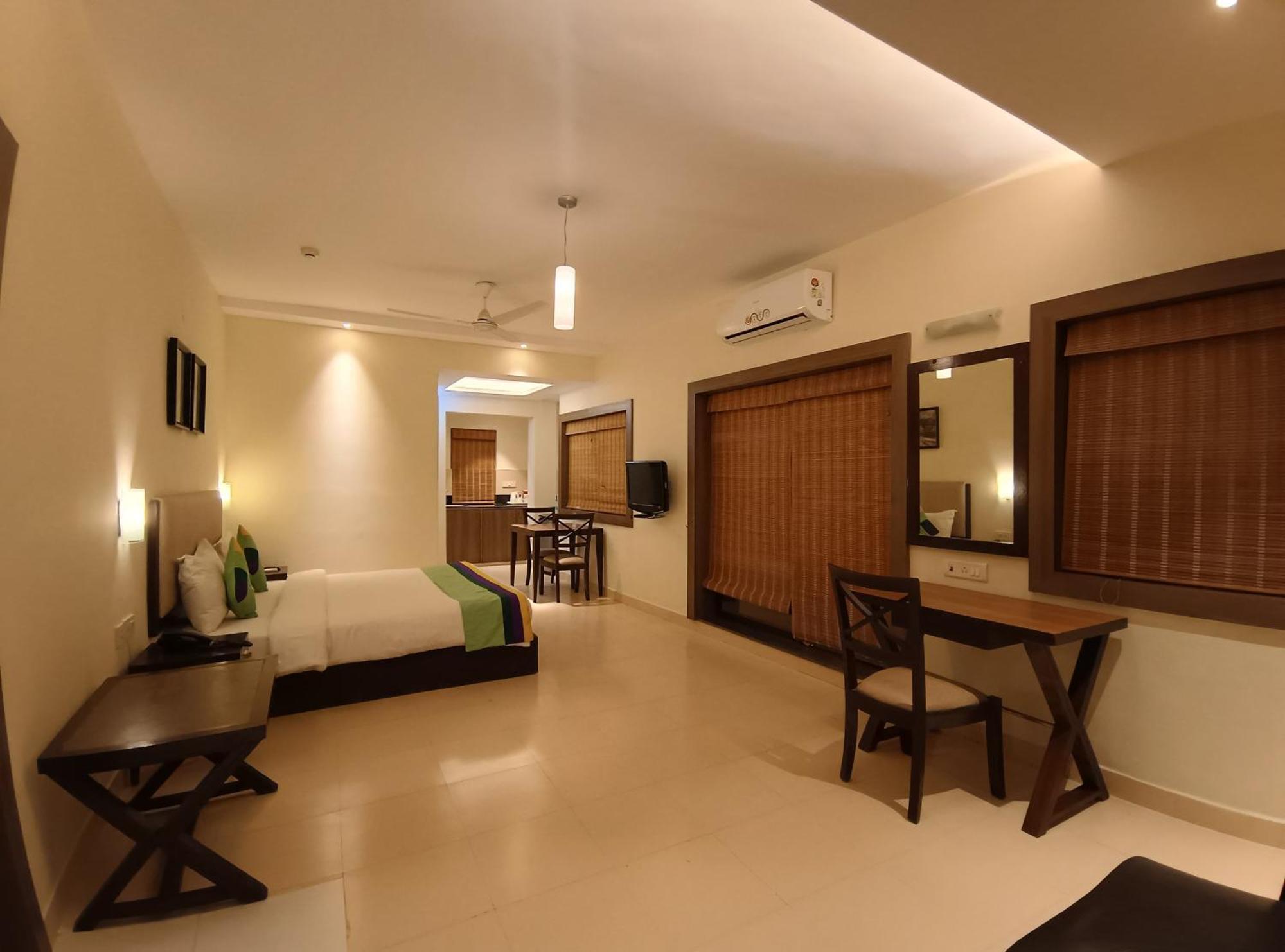 Golden Landmark Green Valley Beach Resort Dona Paula Extérieur photo