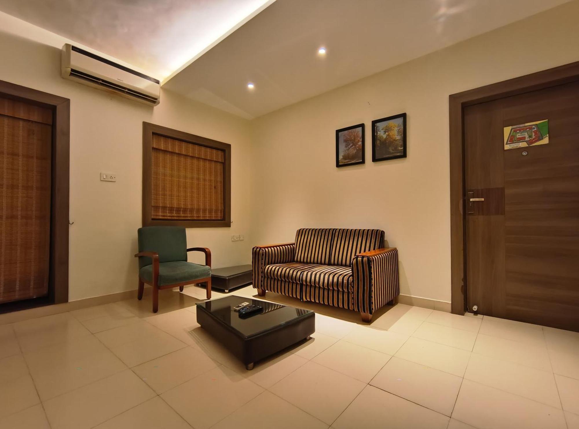 Golden Landmark Green Valley Beach Resort Dona Paula Extérieur photo