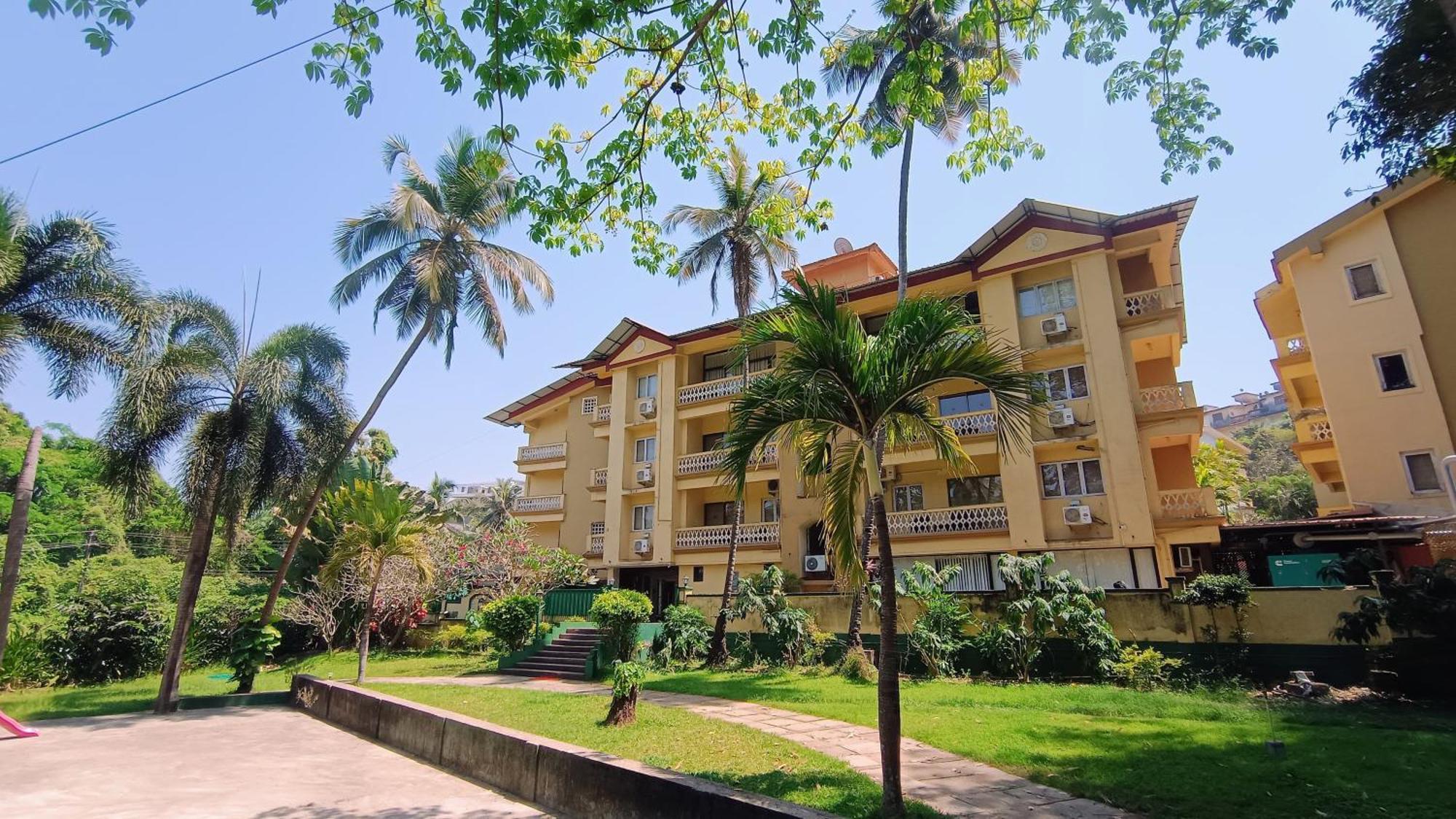 Golden Landmark Green Valley Beach Resort Dona Paula Extérieur photo