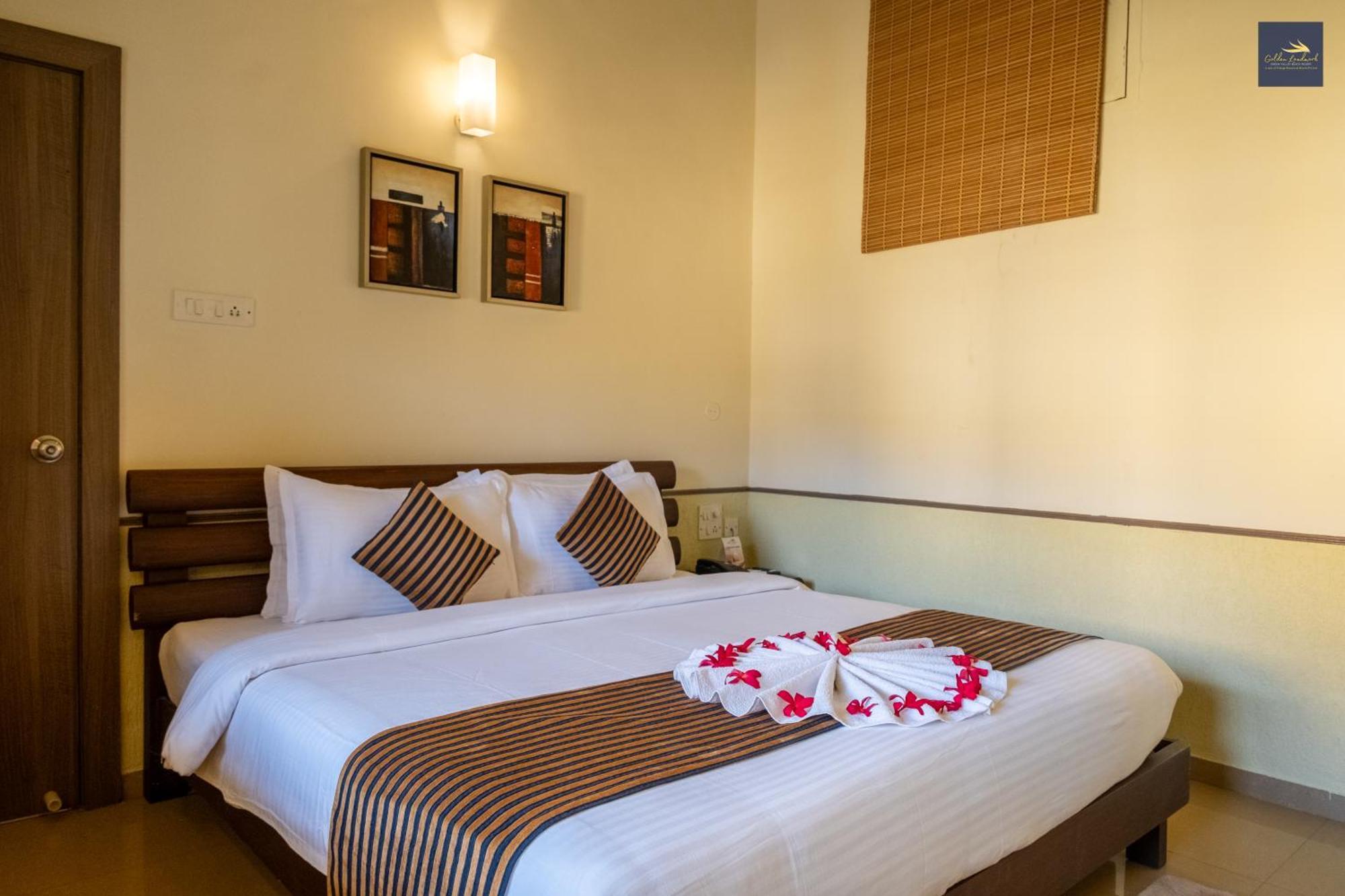 Golden Landmark Green Valley Beach Resort Dona Paula Extérieur photo