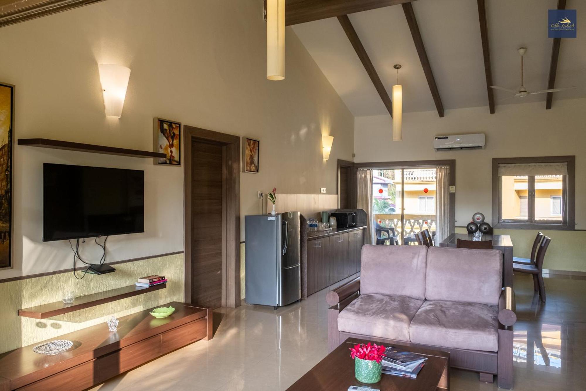 Golden Landmark Green Valley Beach Resort Dona Paula Extérieur photo