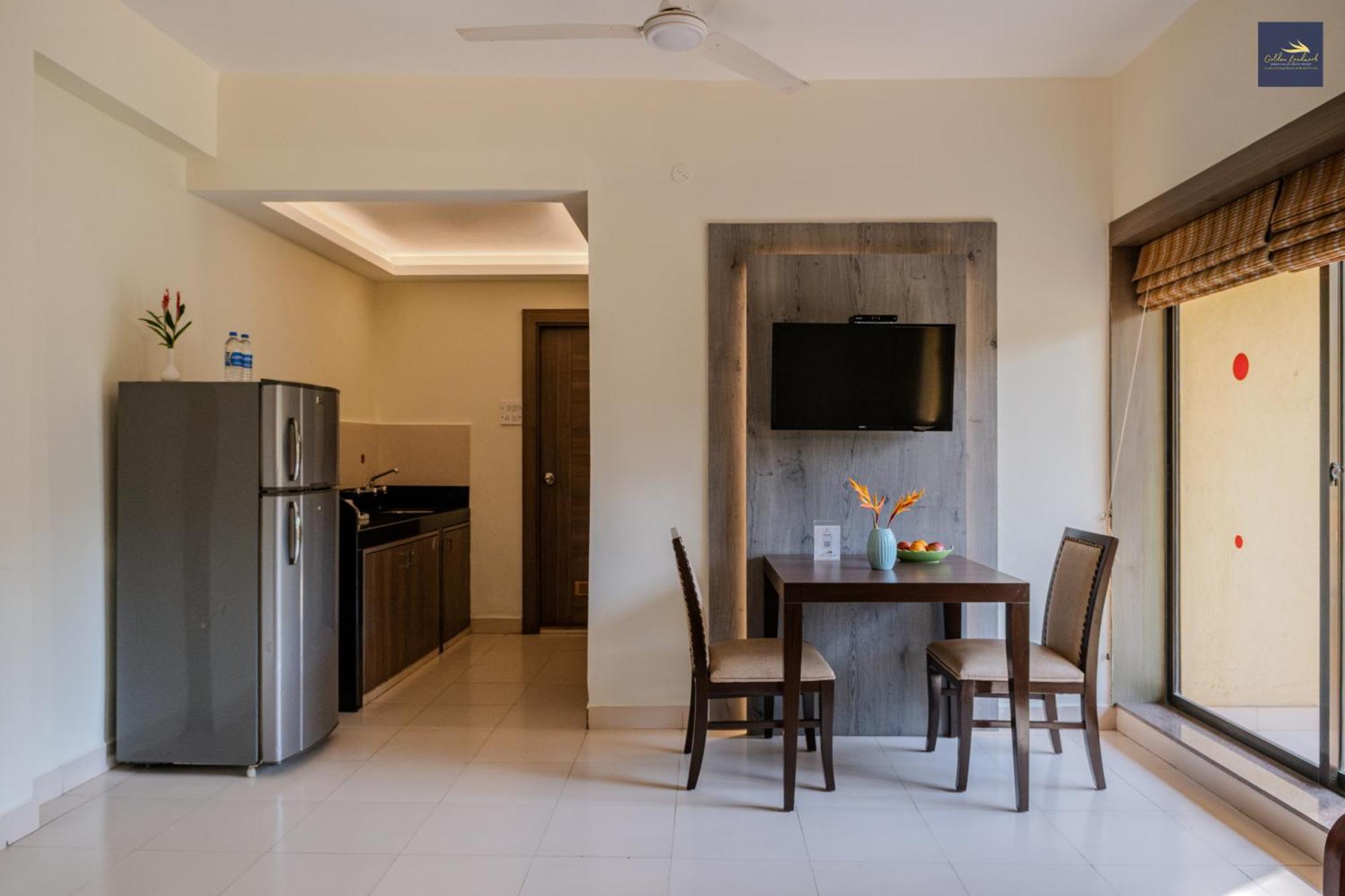 Golden Landmark Green Valley Beach Resort Dona Paula Extérieur photo